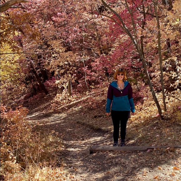 SOLD Mountain Harwear Rain Jacket - Picture 2 of 2